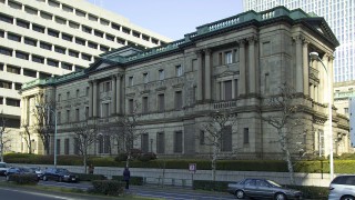 Central Bank Idiocy: The BOJ Goes All In as Fed Takes a Breather
